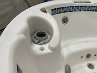 Dimension one - arena - jacuzzi - afbeelding 2 van  16
