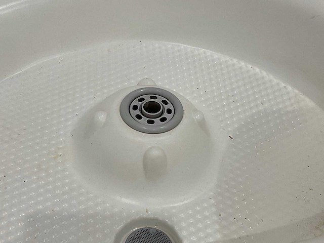 Dimension one - arena - jacuzzi - afbeelding 6 van  16