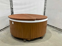 Dimension one - arena - jacuzzi - afbeelding 10 van  16