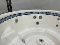 Dimension one - arena - jacuzzi - afbeelding 13 van  16
