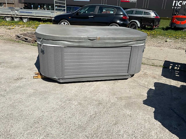 Dimension one - priad - jacuzzi - afbeelding 11 van  11