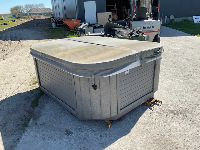 Dimension one - priad - jacuzzi - afbeelding 2 van  11