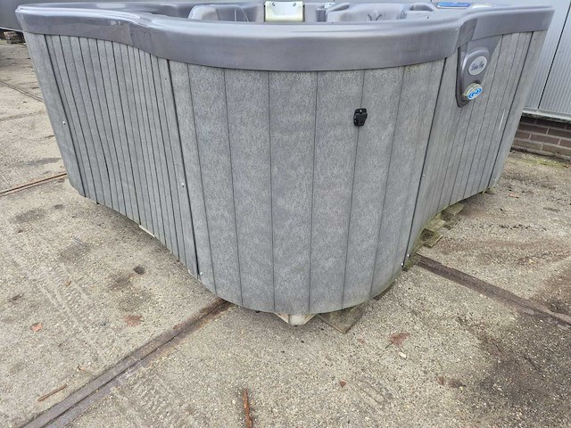 Dimension one 6 persoons jacuzzi en buitenspa - afbeelding 19 van  29