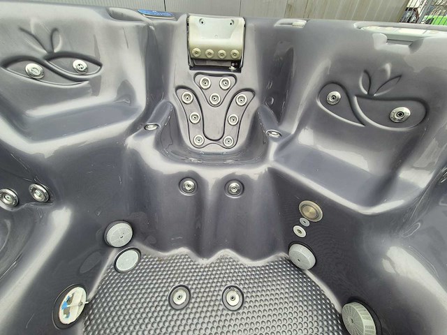 Dimension one 6 persoons jacuzzi en buitenspa - afbeelding 7 van  31