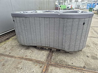 Dimension one 6 persoons jacuzzi en buitenspa - afbeelding 16 van  21