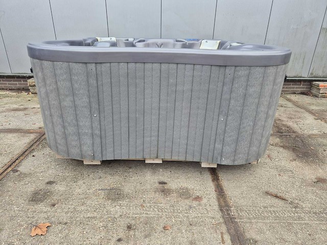Dimension one 6 persoons jacuzzi en buitenspa - afbeelding 17 van  21