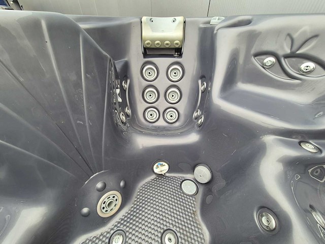 Dimension one 6 persoons jacuzzi en buitenspa - afbeelding 4 van  14
