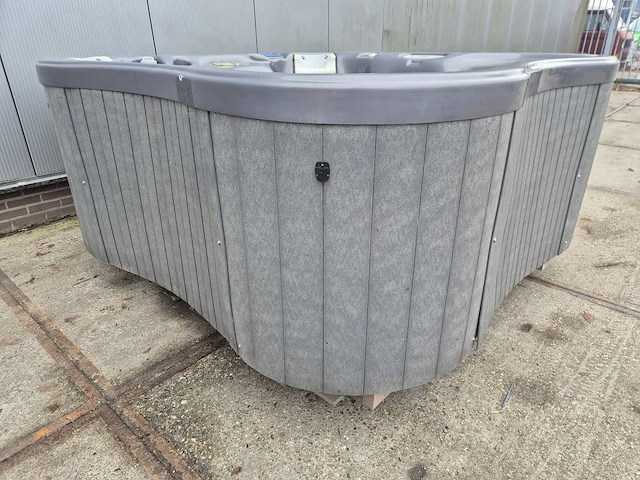 Dimension one 6 persoons jacuzzi en buitenspa - afbeelding 31 van  31