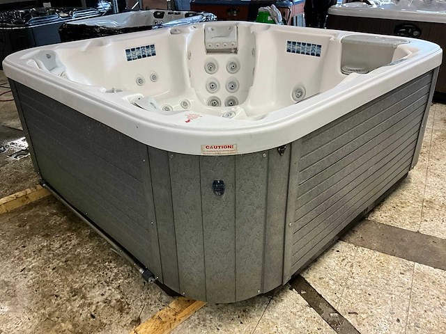 Dimension one spas jacuzzi - afbeelding 11 van  16
