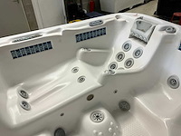 Dimension one spas jacuzzi - afbeelding 12 van  16