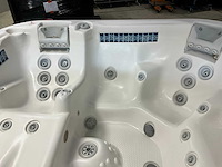 Dimension one spas jacuzzi - afbeelding 13 van  16