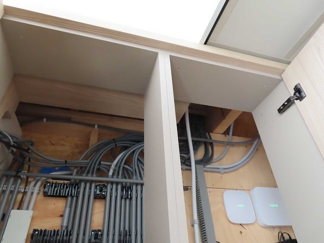 Dimitri de roeck interiors - opbergkast - afbeelding 5 van  17