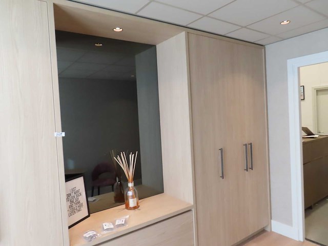 Dimitri de roeck interiors - opbergkast - afbeelding 9 van  17