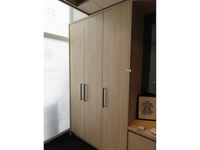 Dimitri de roeck interiors - opbergkast - afbeelding 13 van  17