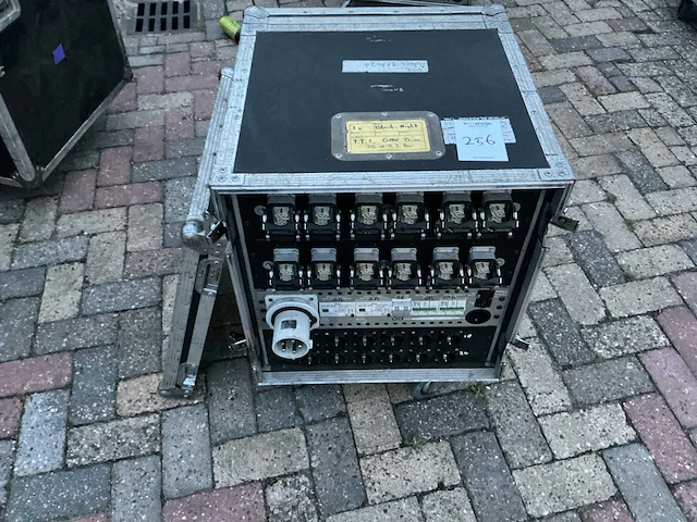 Dimmerpacks in flightcase - afbeelding 1 van  4