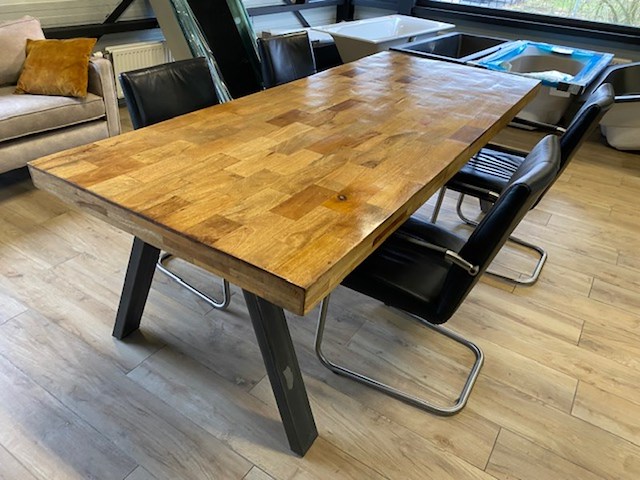 Dinertafel met 4x stoel - afbeelding 1 van  10