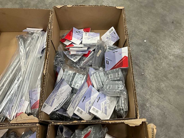 Dingemans ankerhangers met veert, kruisverbinders, haken en diversen (700x) - afbeelding 2 van  15