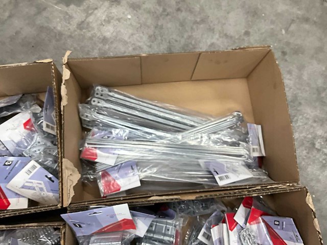 Dingemans ankerhangers met veert, kruisverbinders, haken en diversen (700x) - afbeelding 5 van  15