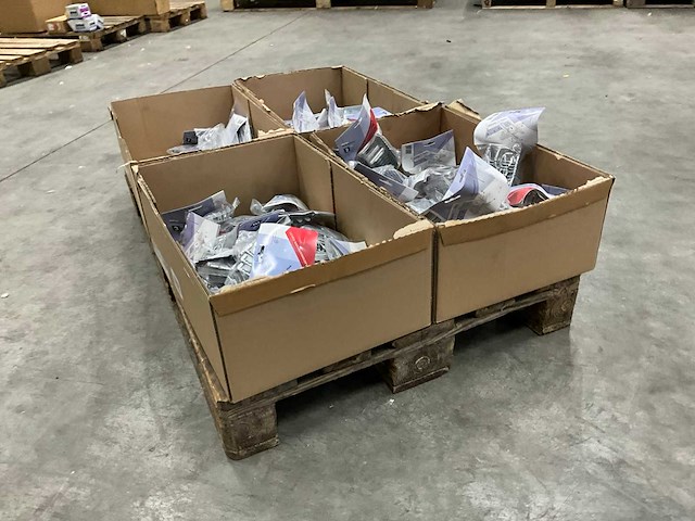 Dingemans ankerhangers met veert, kruisverbinders, haken en diversen (700x) - afbeelding 8 van  15