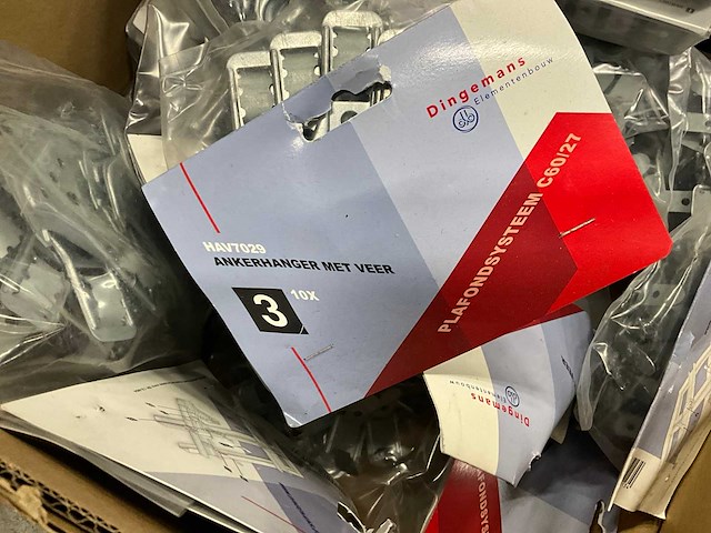 Dingemans ankerhangers met veert, kruisverbinders, haken en diversen (700x) - afbeelding 13 van  15