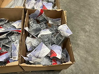 Dingemans ankerhangers met veert, kruisverbinders, haken en diversen (700x) - afbeelding 14 van  15