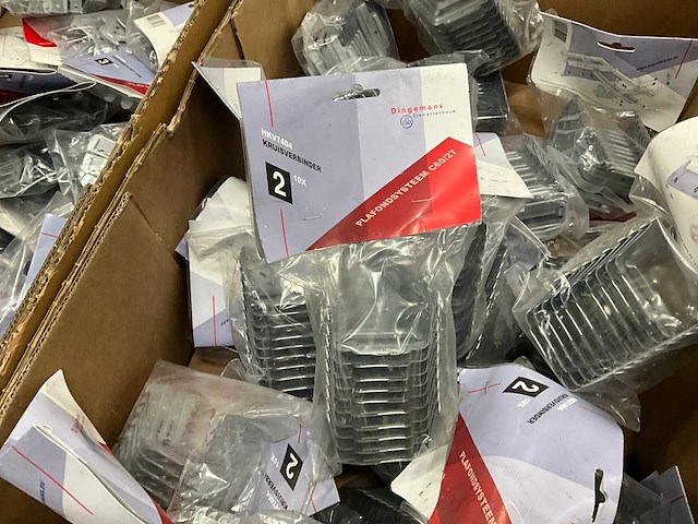 Dingemans ankerhangers met veert, kruisverbinders, haken en diversen (700x) - afbeelding 15 van  15