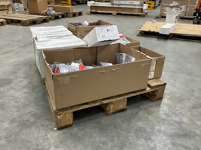 Dingemans bovenhangers, ankers, verbindingsstukken en onderhangers (1400x) - afbeelding 15 van  20