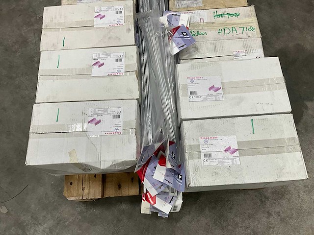 Dingemans verbindingsstukken, afhangdraden, directhangers en ankerhangers (1700x) - afbeelding 9 van  22