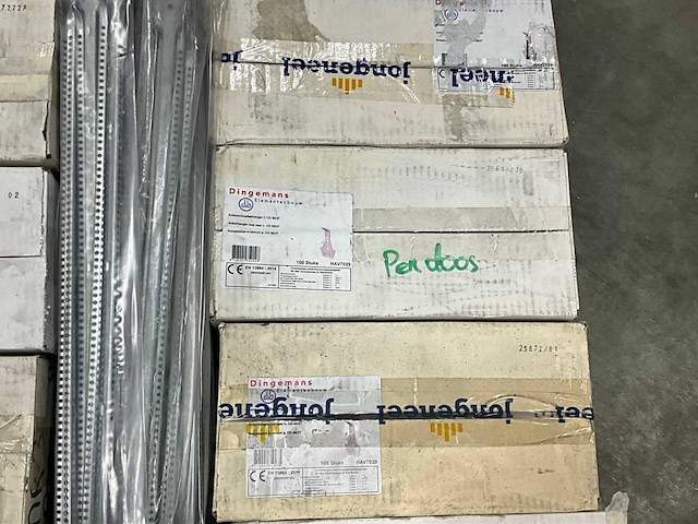 Dingemans verbindingsstukken, afhangdraden, directhangers en ankerhangers (1700x) - afbeelding 22 van  22