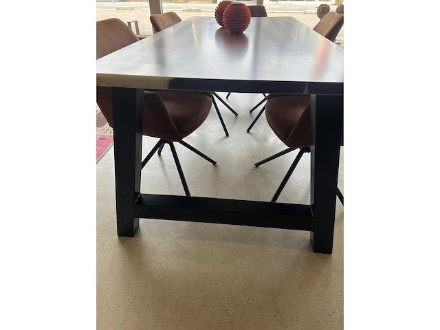 Diningtable epoxy exclusief met metalen poot walnoot 200x100 nieuw - afbeelding 1 van  5