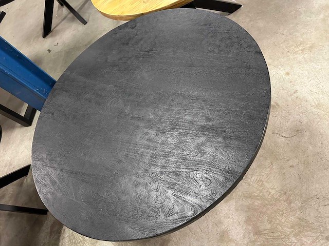 Diningtable - afbeelding 3 van  3