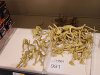 Dinosaurus skeletten in diverse uitvoeringen. - afbeelding 1 van  2