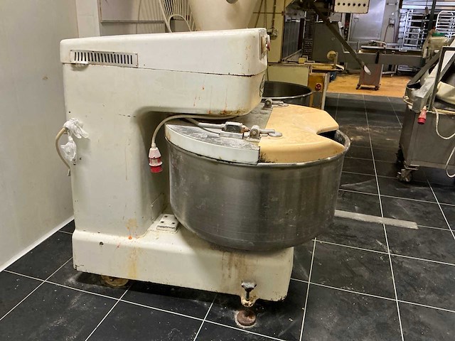 Diosna sp 200 d spiraalkneder - afbeelding 3 van  6