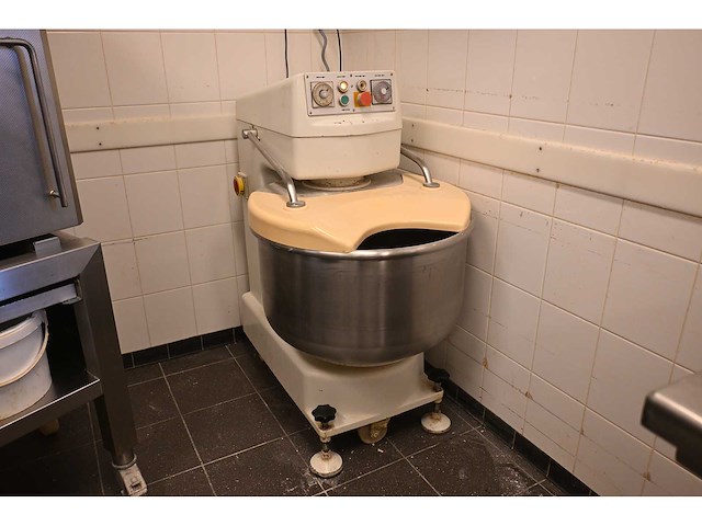 Diosna sp 80 d spiraalkneder - afbeelding 1 van  7