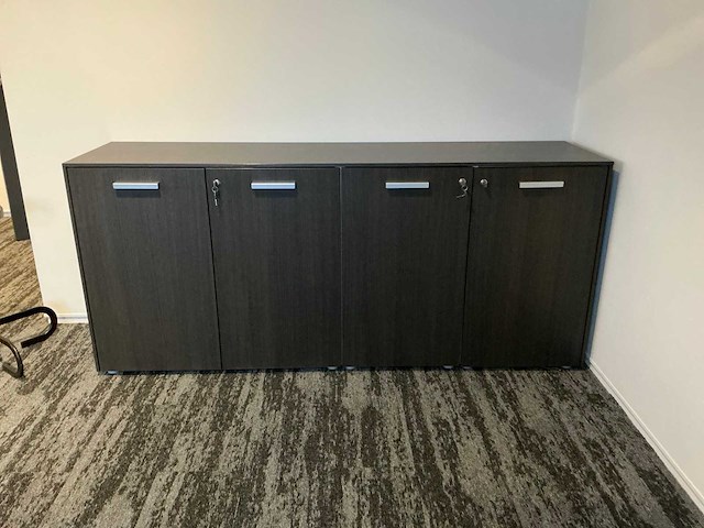 Directie bureau met kasten - afbeelding 9 van  11