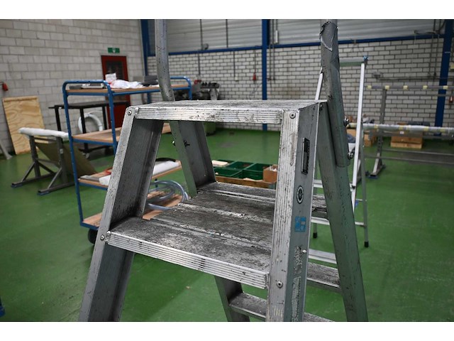 Dirks 2x6 aluminium uitzettrap - afbeelding 3 van  4