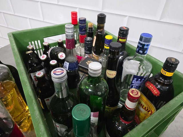 Disarono, tia maria, campari, etc. partij diverse sterke drank fles - afbeelding 3 van  4