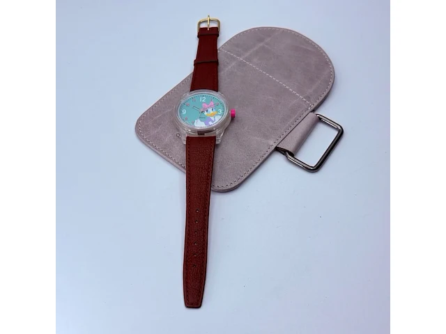 Disney katrien duck q&q smilesolar collector's horloge - afbeelding 4 van  7