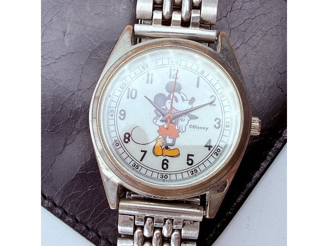 Disney mickey mouse verzamelbaar horloge - afbeelding 1 van  6
