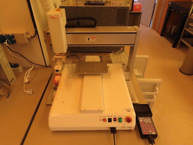 Dispenser tech - f serie - dispensing robot - afbeelding 1 van  16