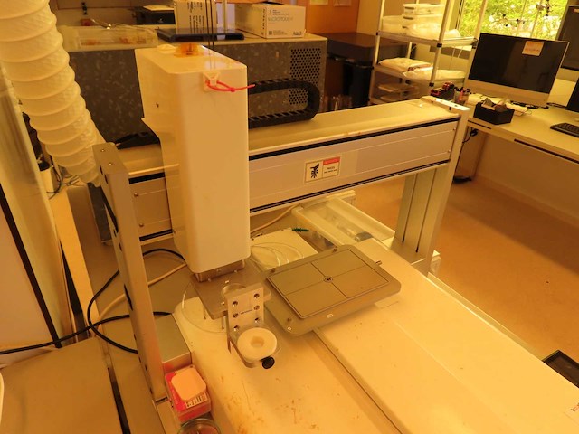 Dispenser tech - f serie - dispensing robot - afbeelding 9 van  16