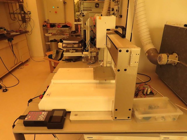 Dispenser tech - f serie - dispensing robot - afbeelding 12 van  16