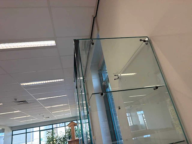 Display kast (barst) - afbeelding 4 van  4