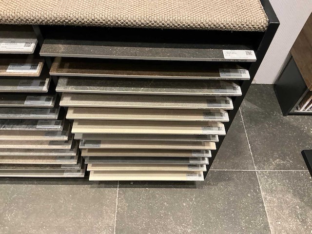 Display kast met inhoud (3x) - afbeelding 7 van  30