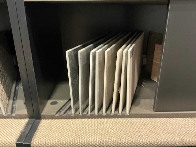 Display kast met inhoud (3x) - afbeelding 11 van  30