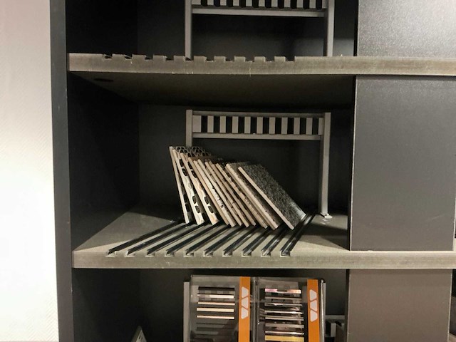 Display kast met inhoud (3x) - afbeelding 18 van  30