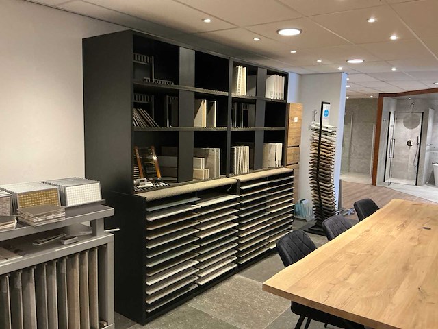 Display kast met inhoud (3x) - afbeelding 25 van  30