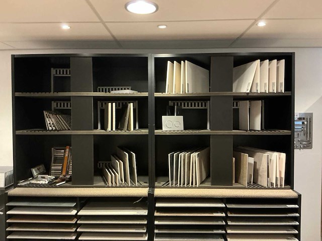 Display kast met inhoud (3x) - afbeelding 26 van  30