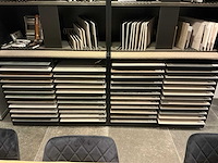 Display kast met inhoud (3x) - afbeelding 27 van  30
