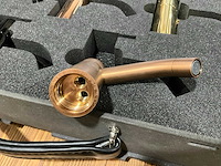 Display met diverse toiletaccessoires en kranen (2x) - afbeelding 17 van  24